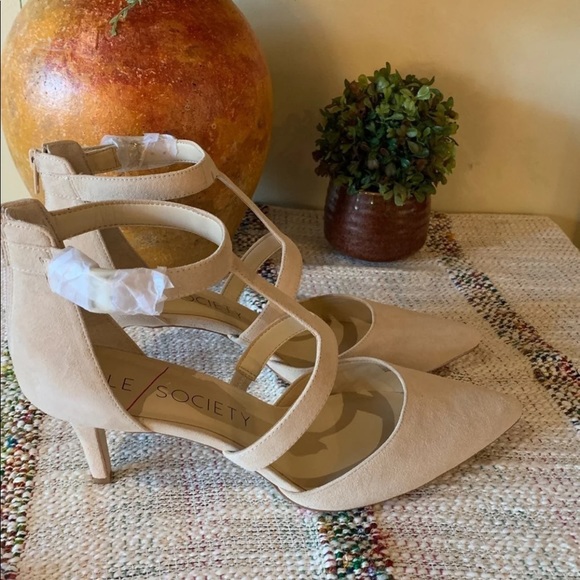 Sole Society Pump - Picture 2 of 6